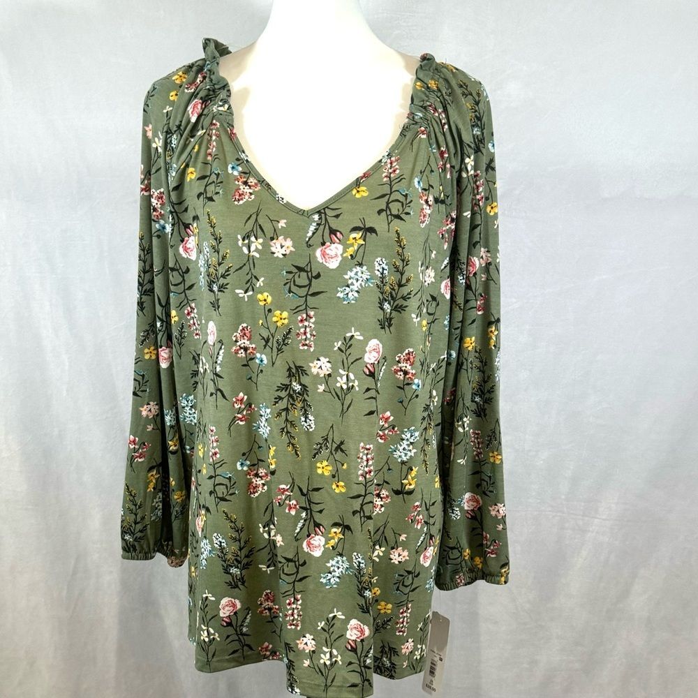 Massini long sleeve olive green floral top size 2X NWT